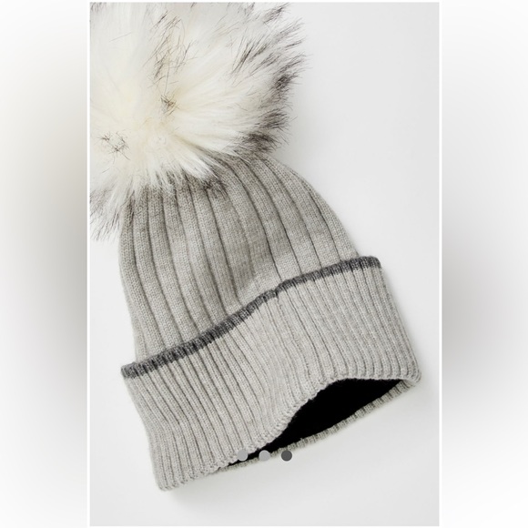 Free People ⛸️ Orbit Pom Beanie New with Tags 💎 - Picture 2 of 6